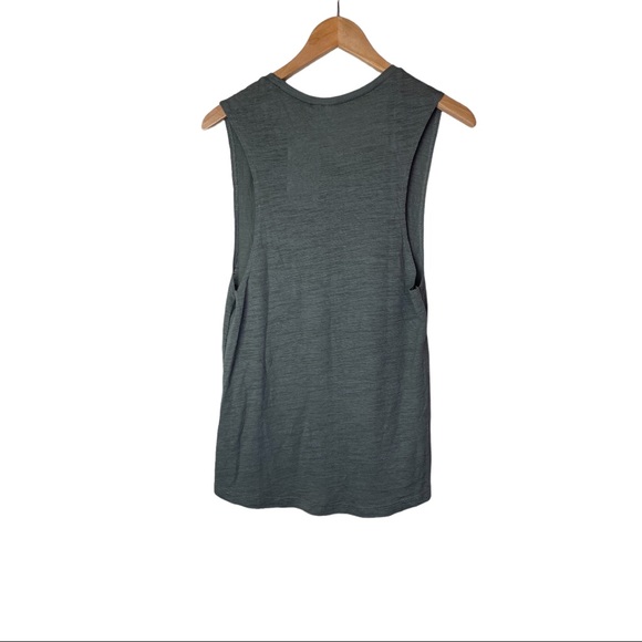 NWT Huck Outdoors Gray Tank—large - Picture 2 of 2